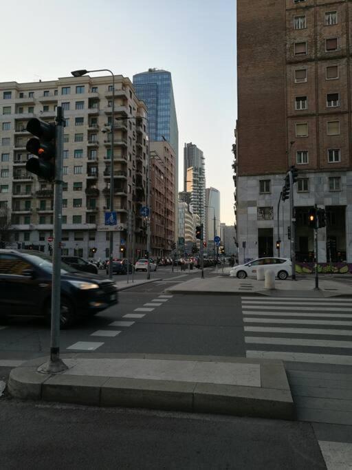 Suite Mm3/Repubblica, 2 Min. Da Staz. Centrale Milan Bagian luar foto